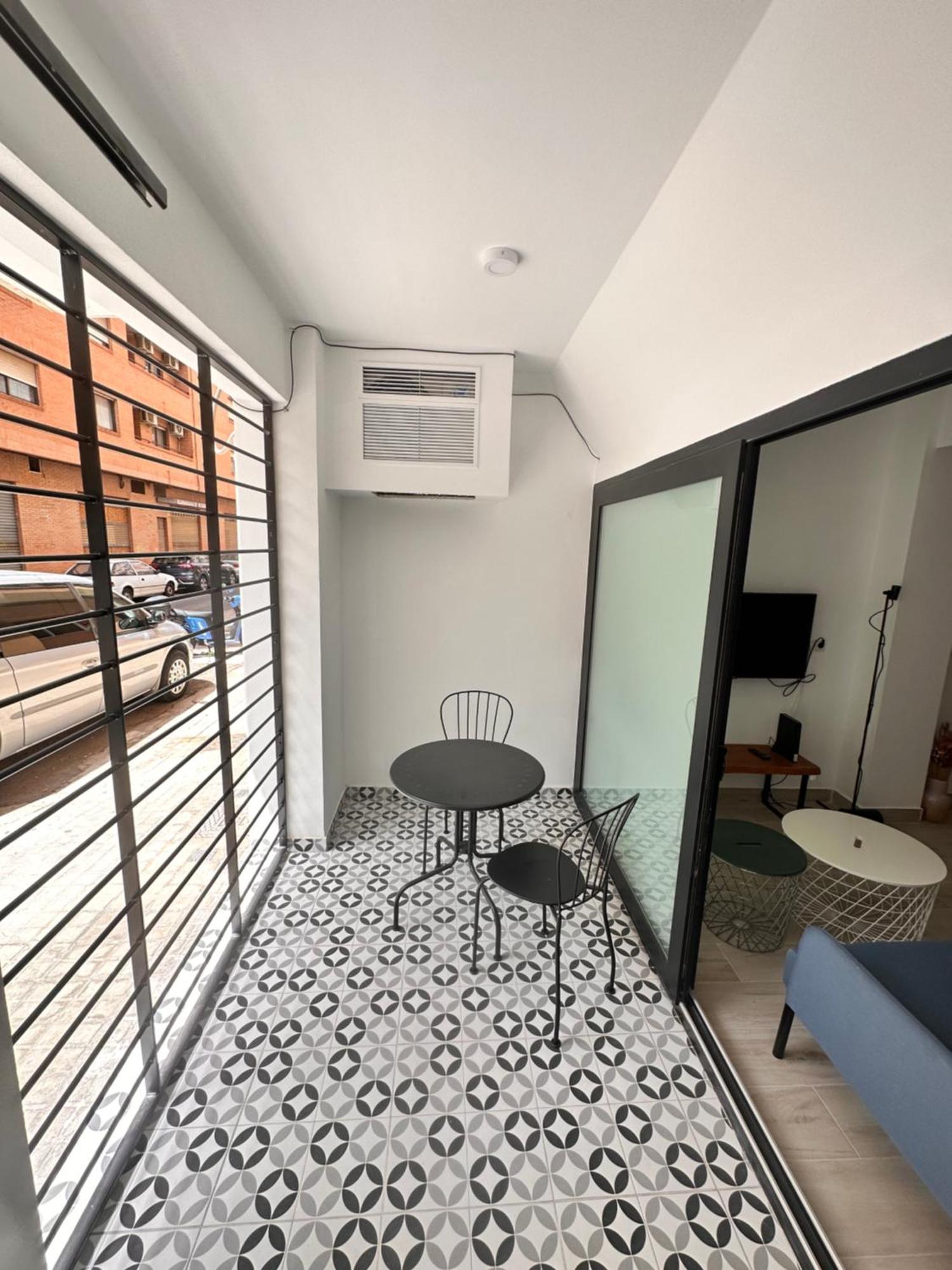 Alberola Industrial Style Apartment Valencia Luaran gambar